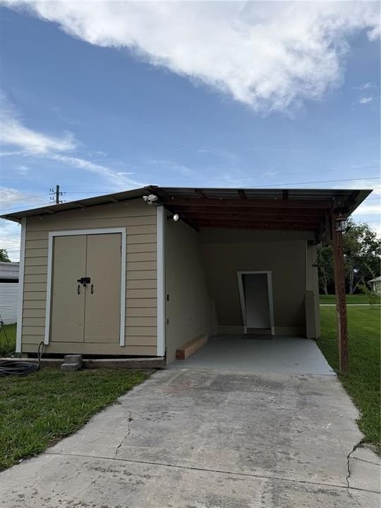 For Sale: $189,999 (2 beds, 2 baths, 965 Square Feet)