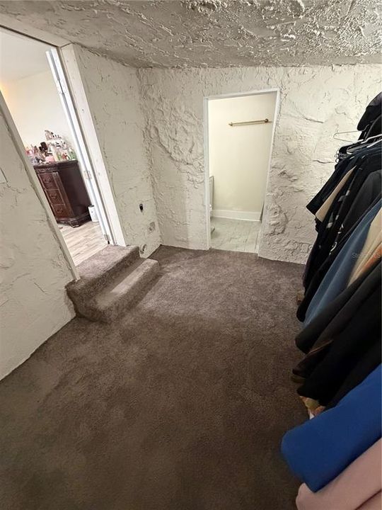 For Sale: $189,999 (2 beds, 2 baths, 965 Square Feet)