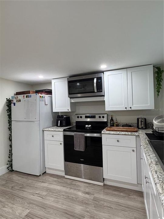 For Sale: $189,999 (2 beds, 2 baths, 965 Square Feet)