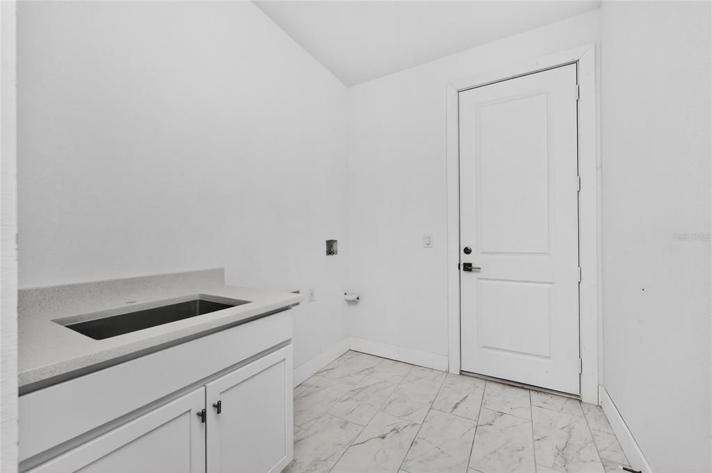 For Sale: $469,000 (4 beds, 3 baths, 2006 Square Feet)