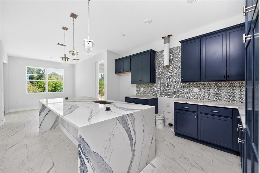 For Sale: $469,000 (4 beds, 3 baths, 2006 Square Feet)