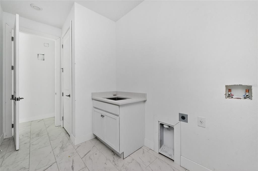 For Sale: $469,000 (4 beds, 3 baths, 2006 Square Feet)