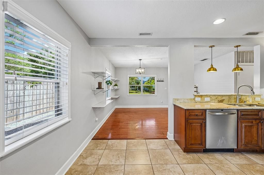En Venta: $525,000 (3 camas, 2 baños, 1566 Pies cuadrados)