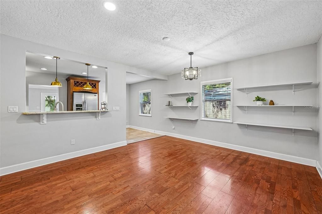 En Venta: $525,000 (3 camas, 2 baños, 1566 Pies cuadrados)