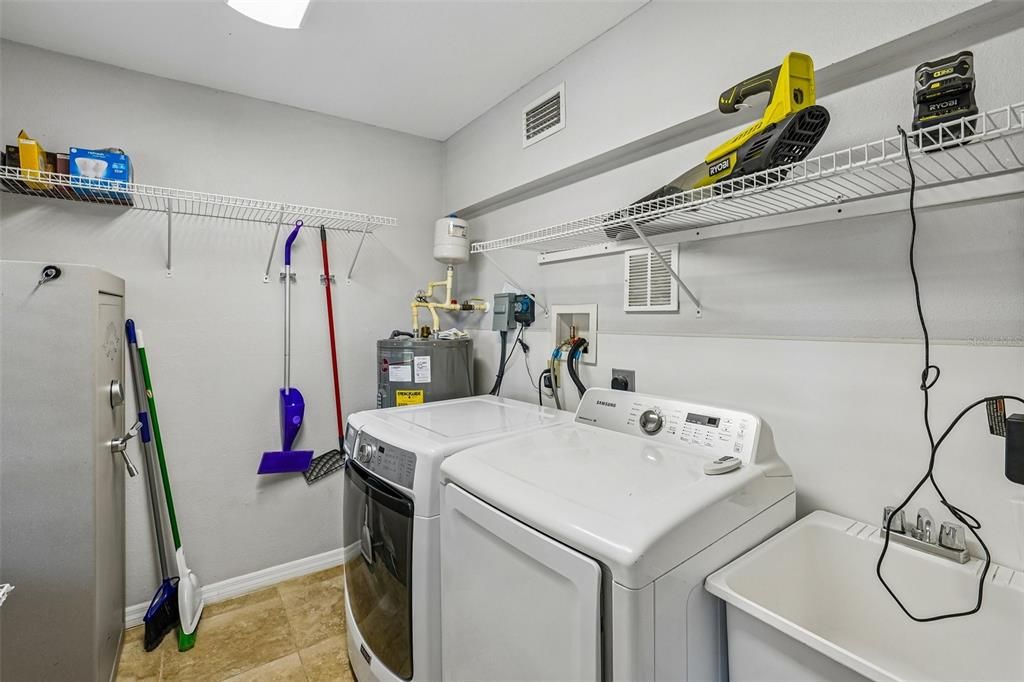 En Venta: $525,000 (3 camas, 2 baños, 1566 Pies cuadrados)