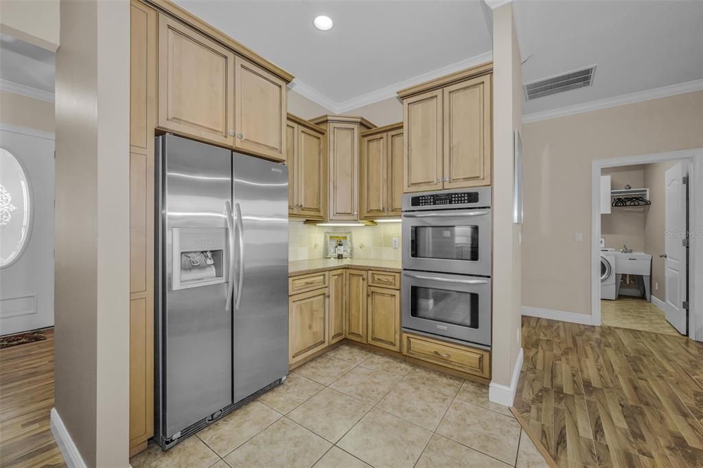 En Venta: $785,000 (4 camas, 3 baños, 3042 Pies cuadrados)