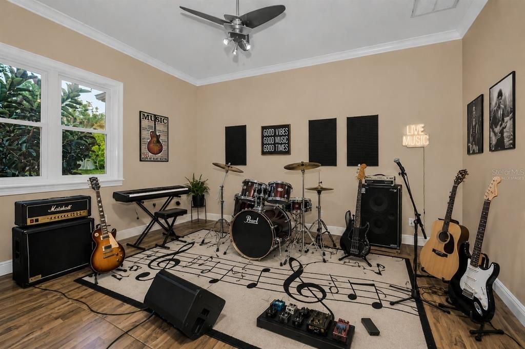 En Venta: $785,000 (4 camas, 3 baños, 3042 Pies cuadrados)