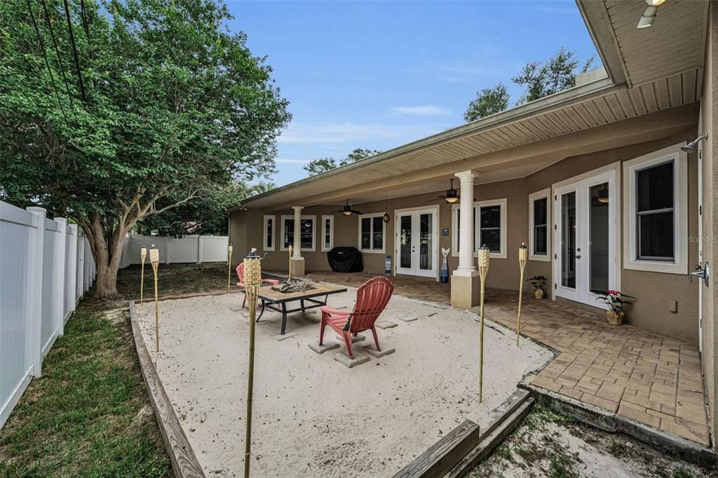 En Venta: $785,000 (4 camas, 3 baños, 3042 Pies cuadrados)