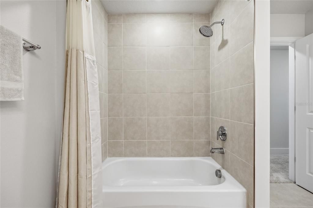 В аренду: $2,100 (3 спален, 2 ванн, 1777 Квадратных фут)