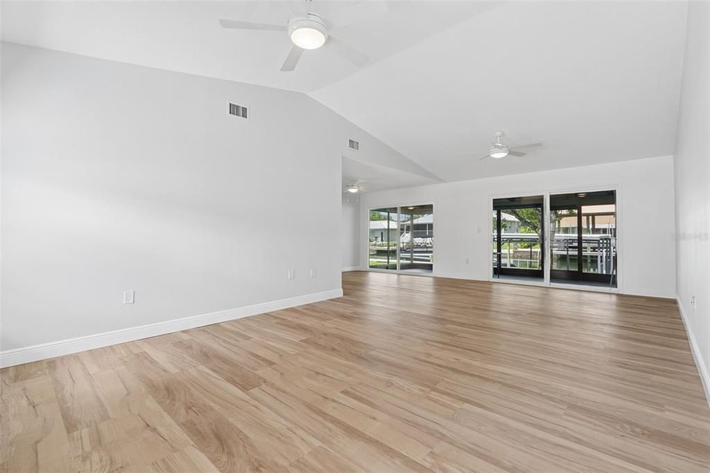 For Sale: $589,000 (3 beds, 2 baths, 1612 Square Feet)