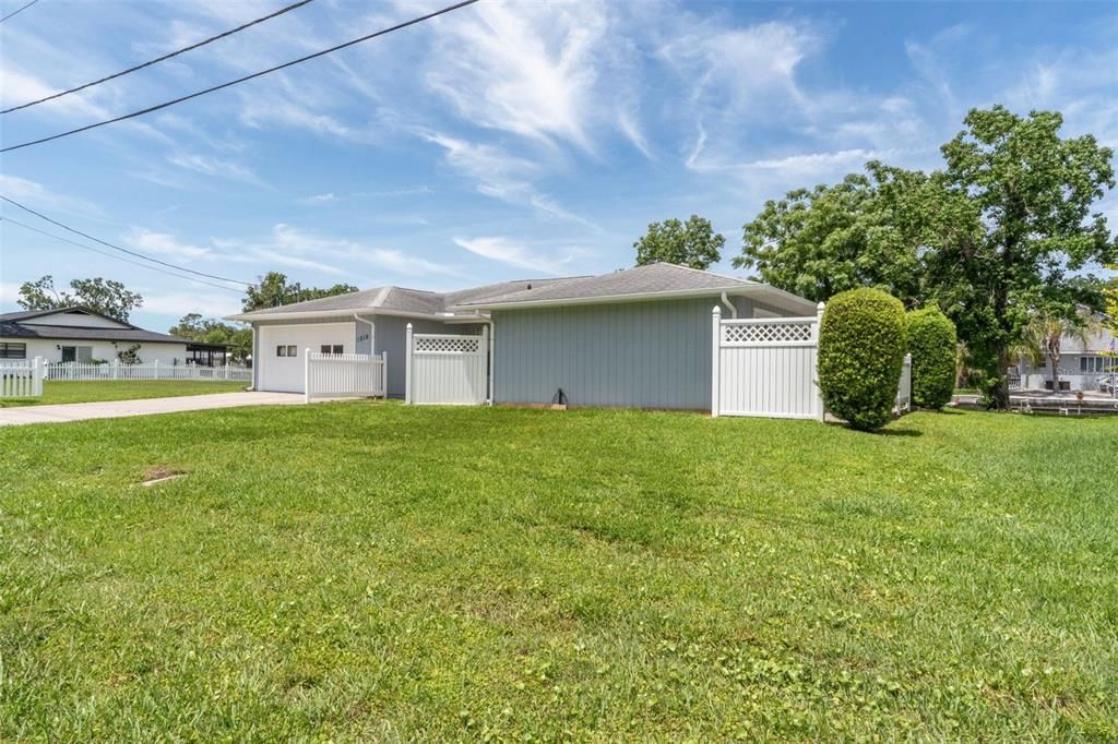 For Sale: $589,000 (3 beds, 2 baths, 1612 Square Feet)