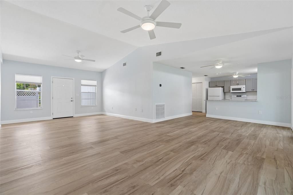 For Sale: $589,000 (3 beds, 2 baths, 1612 Square Feet)