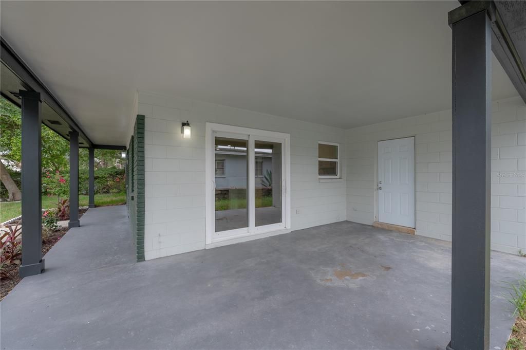 For Sale: $425,000 (3 beds, 2 baths, 1056 Square Feet)