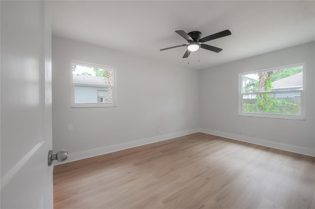 For Sale: $425,000 (3 beds, 2 baths, 1056 Square Feet)