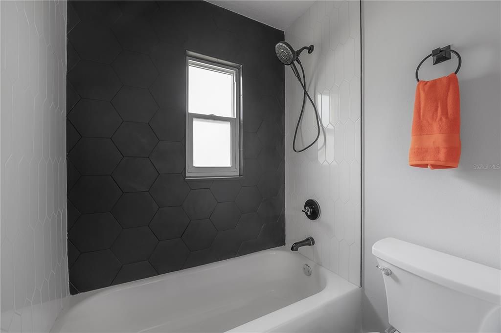 For Sale: $425,000 (3 beds, 2 baths, 1056 Square Feet)
