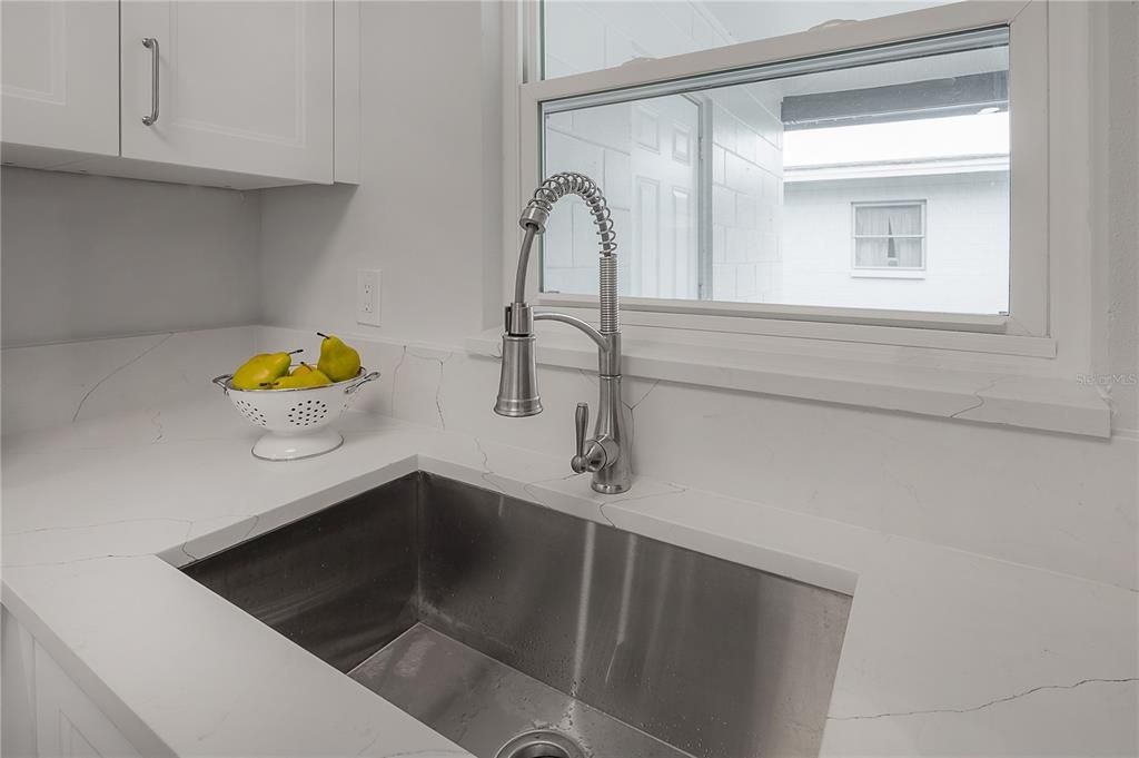 For Sale: $425,000 (3 beds, 2 baths, 1056 Square Feet)