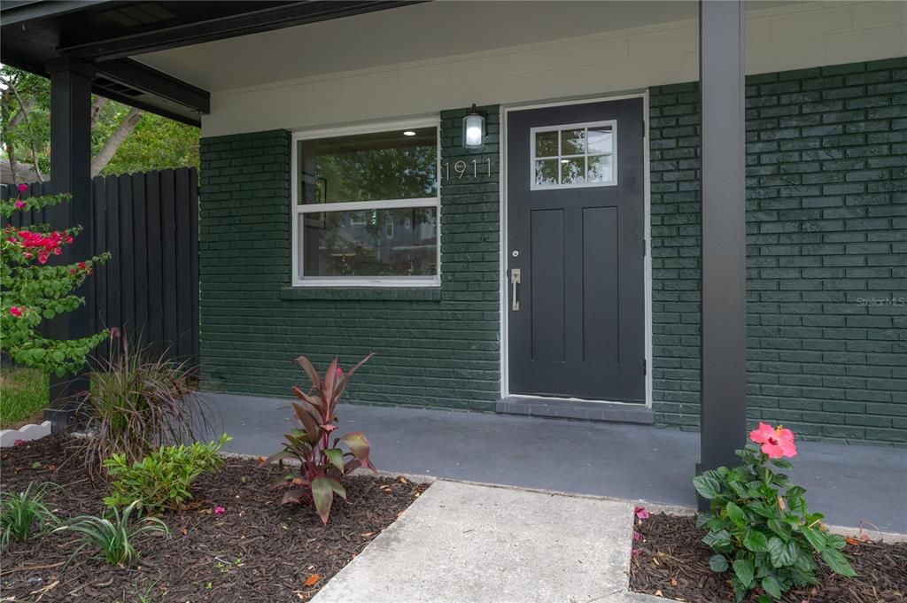 For Sale: $425,000 (3 beds, 2 baths, 1056 Square Feet)