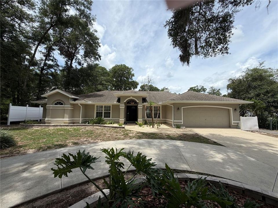 For Sale: $450,000 (3 beds, 2 baths, 2224 Square Feet)