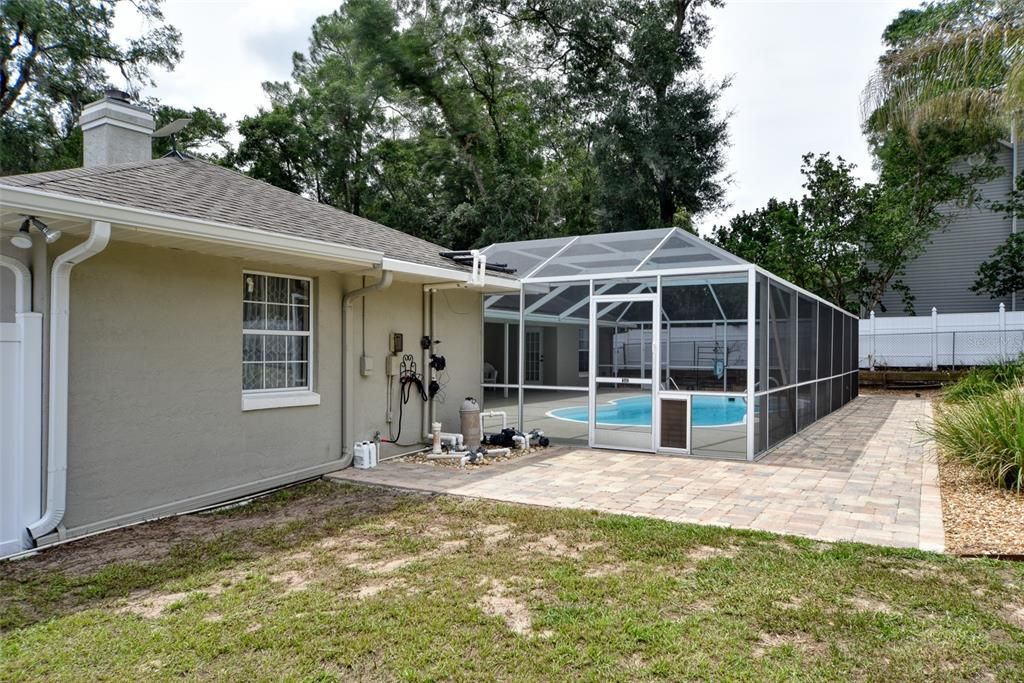 For Sale: $450,000 (3 beds, 2 baths, 2224 Square Feet)