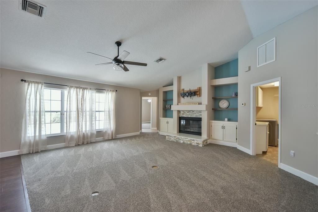 For Sale: $450,000 (3 beds, 2 baths, 2224 Square Feet)