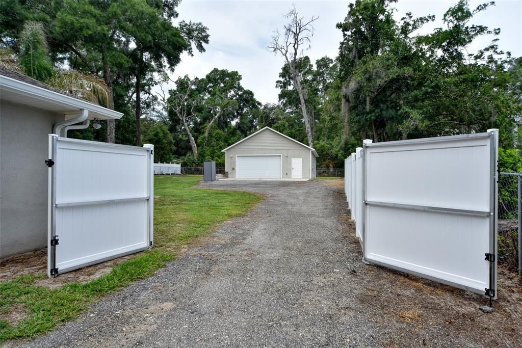 For Sale: $450,000 (3 beds, 2 baths, 2224 Square Feet)