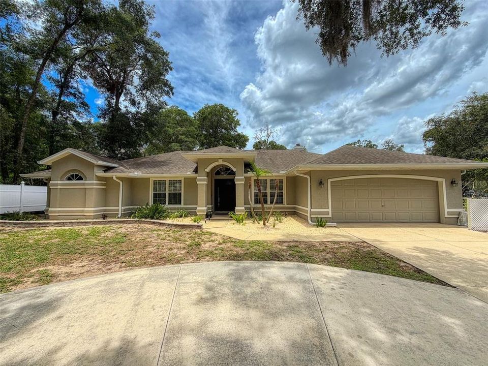For Sale: $450,000 (3 beds, 2 baths, 2224 Square Feet)