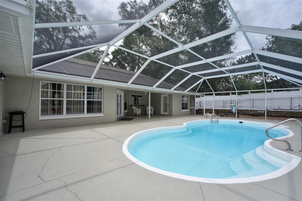 For Sale: $450,000 (3 beds, 2 baths, 2224 Square Feet)