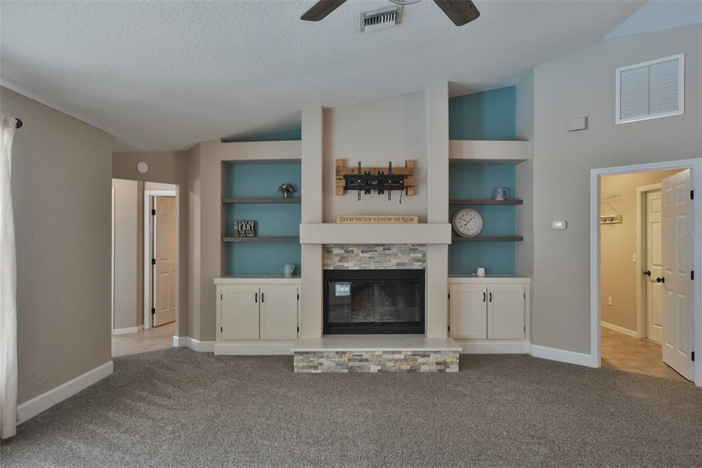 For Sale: $450,000 (3 beds, 2 baths, 2224 Square Feet)