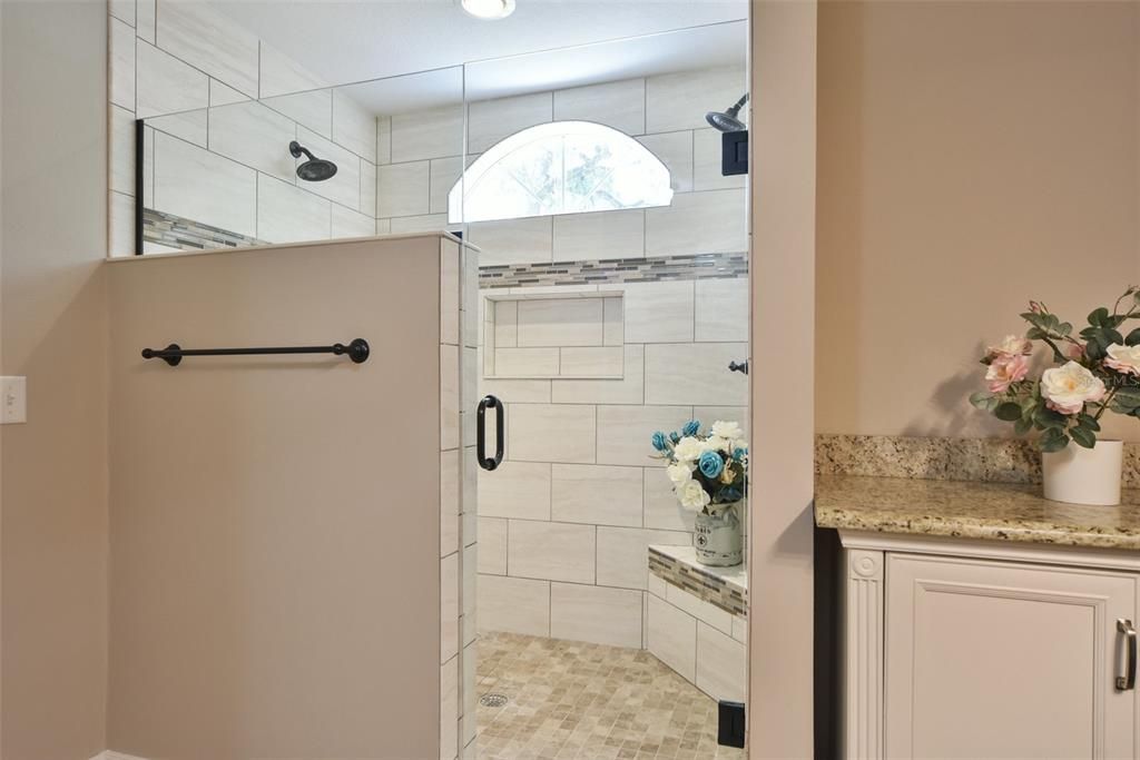 For Sale: $450,000 (3 beds, 2 baths, 2224 Square Feet)
