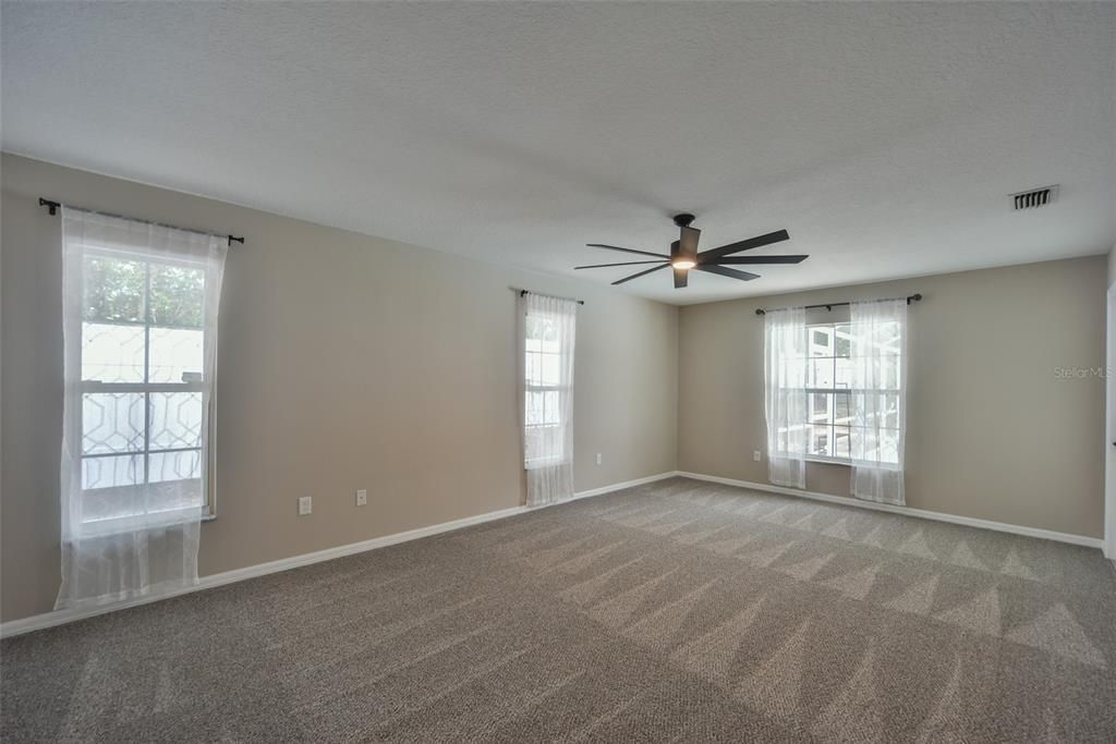For Sale: $450,000 (3 beds, 2 baths, 2224 Square Feet)