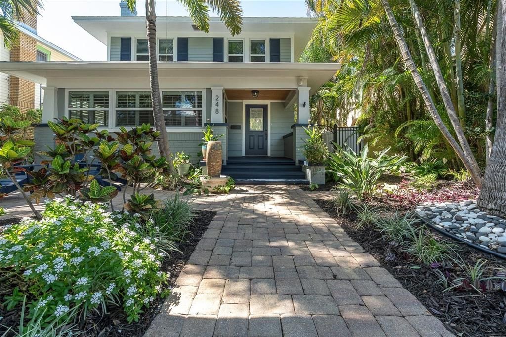 For Sale: $1,475,000 (4 beds, 3 baths, 1960 Square Feet)