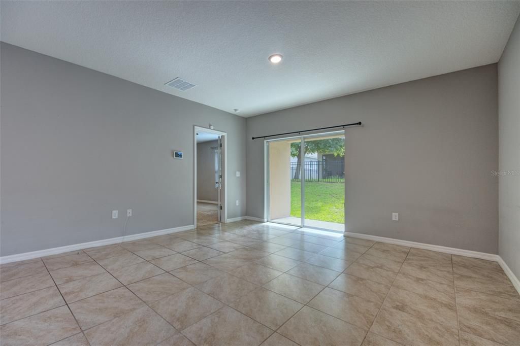 For Sale: $315,000 (3 beds, 2 baths, 1666 Square Feet)