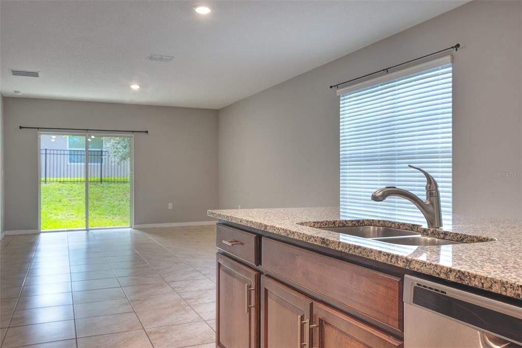 For Sale: $315,000 (3 beds, 2 baths, 1666 Square Feet)