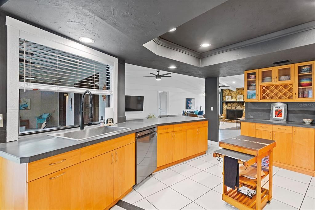For Sale: $669,000 (4 beds, 2 baths, 2318 Square Feet)