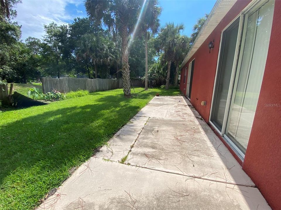 For Rent: $2,325 (4 beds, 2 baths, 1856 Square Feet)