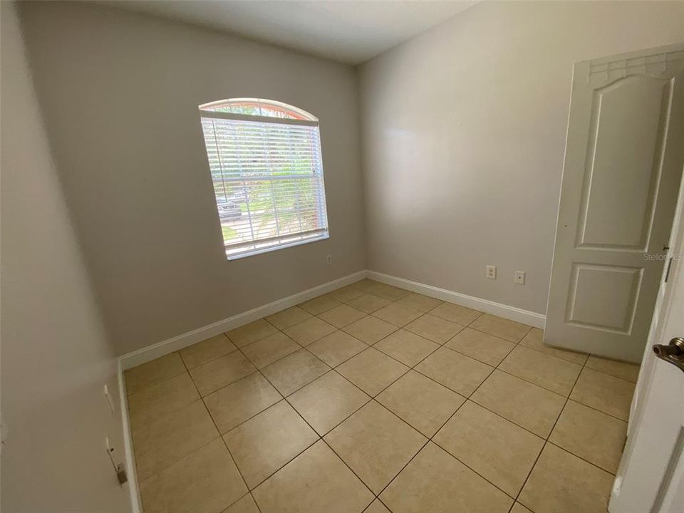 For Rent: $2,325 (4 beds, 2 baths, 1856 Square Feet)