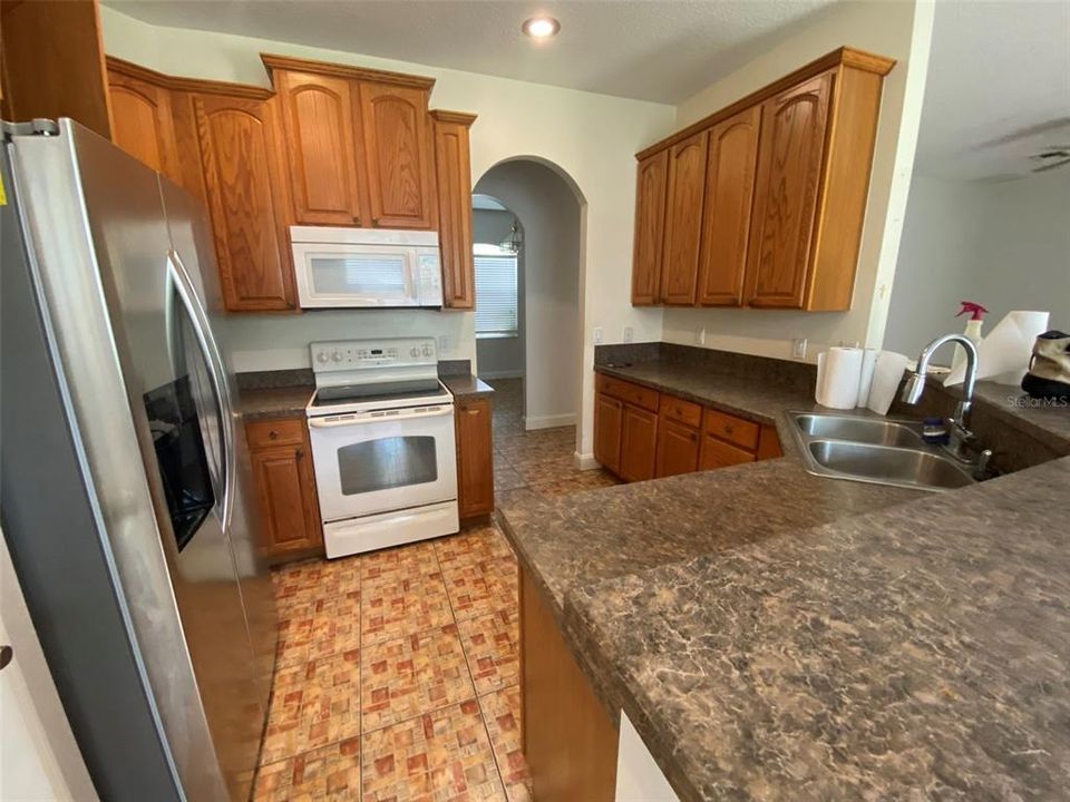 For Rent: $2,325 (4 beds, 2 baths, 1856 Square Feet)