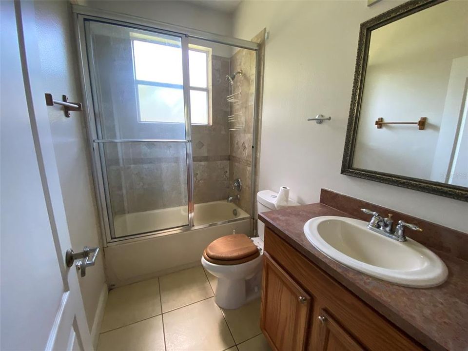 For Rent: $2,325 (4 beds, 2 baths, 1856 Square Feet)