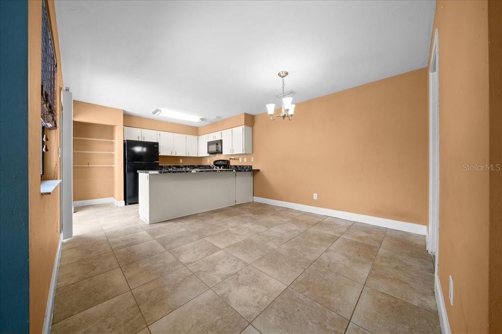 For Sale: $170,000 (2 beds, 1 baths, 1256 Square Feet)
