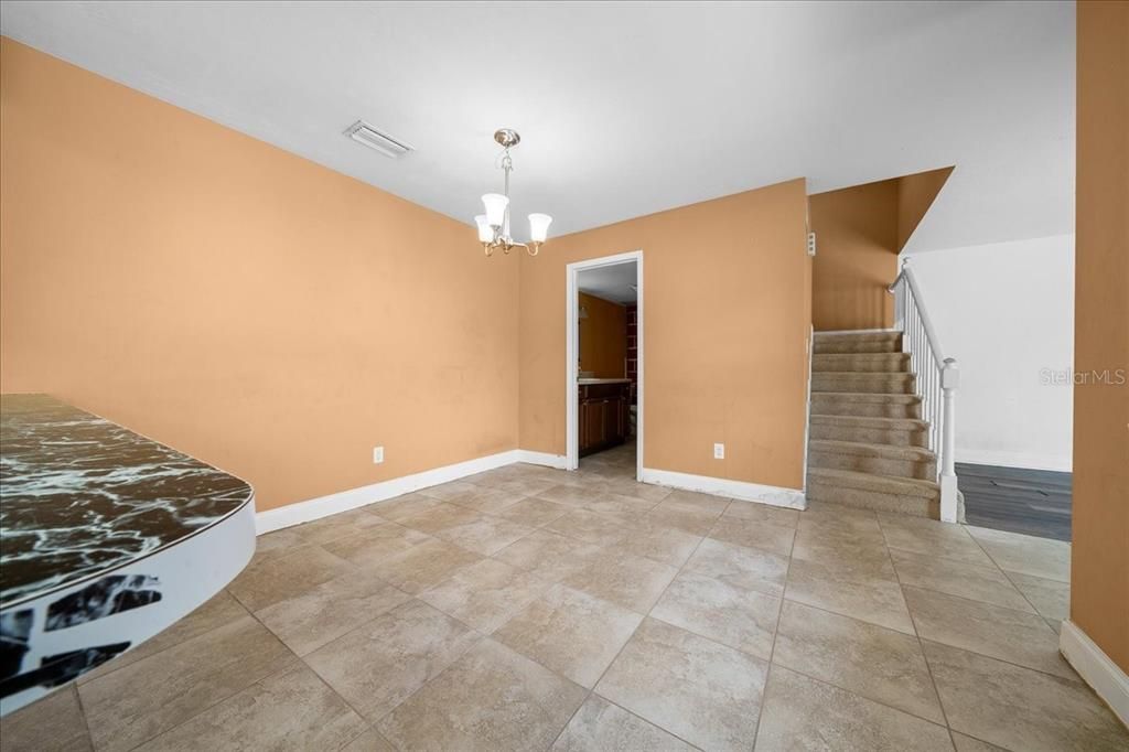 For Sale: $170,000 (2 beds, 1 baths, 1256 Square Feet)