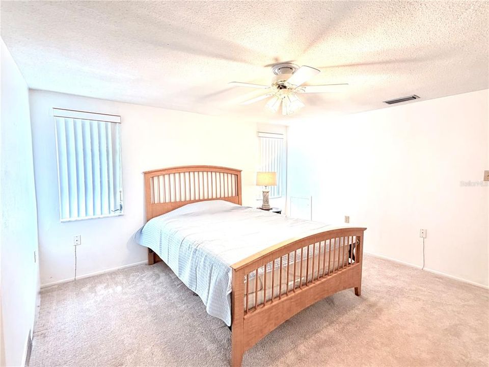 For Sale: $259,900 (2 beds, 2 baths, 1365 Square Feet)
