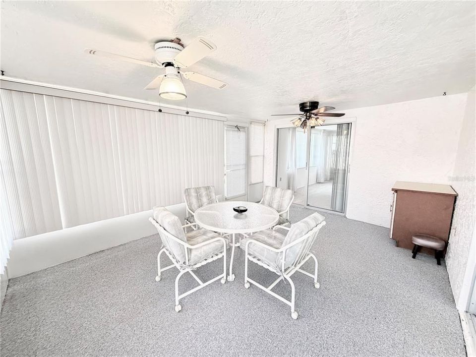 For Sale: $259,900 (2 beds, 2 baths, 1365 Square Feet)