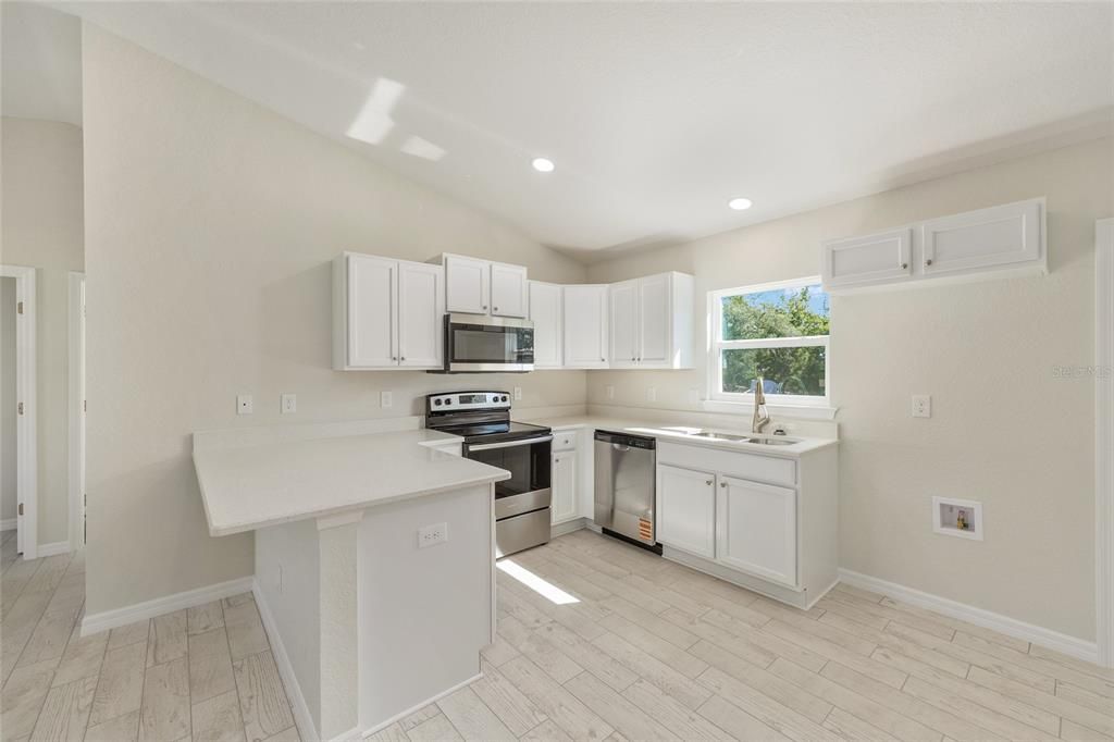 For Sale: $238,000 (3 beds, 2 baths, 1091 Square Feet)
