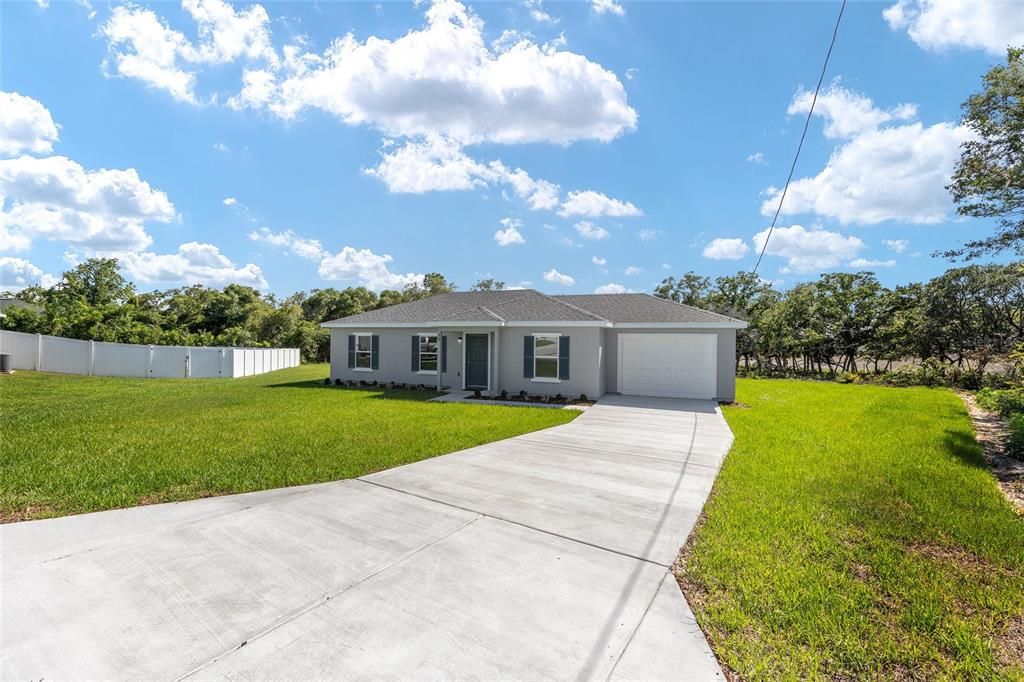 For Sale: $238,000 (3 beds, 2 baths, 1091 Square Feet)