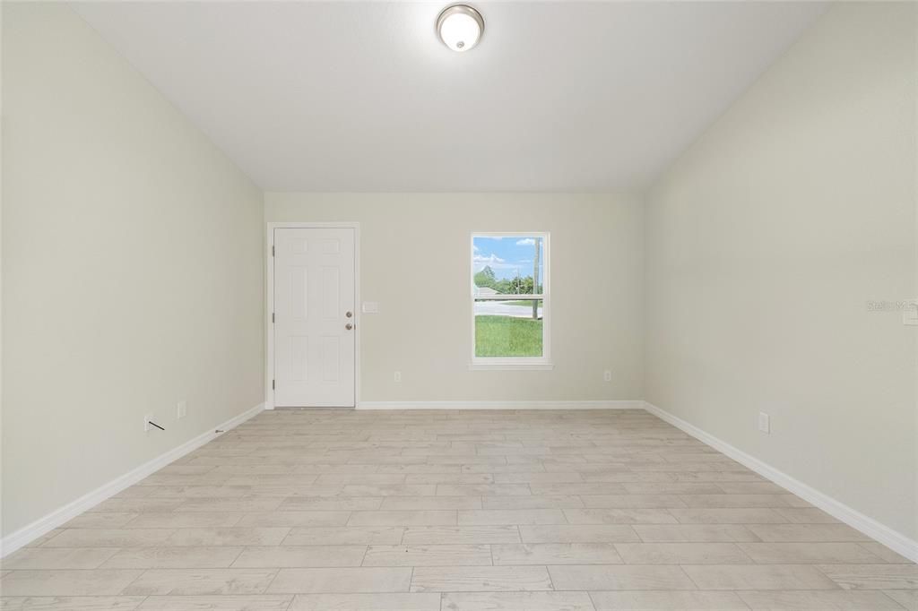 For Sale: $238,000 (3 beds, 2 baths, 1091 Square Feet)