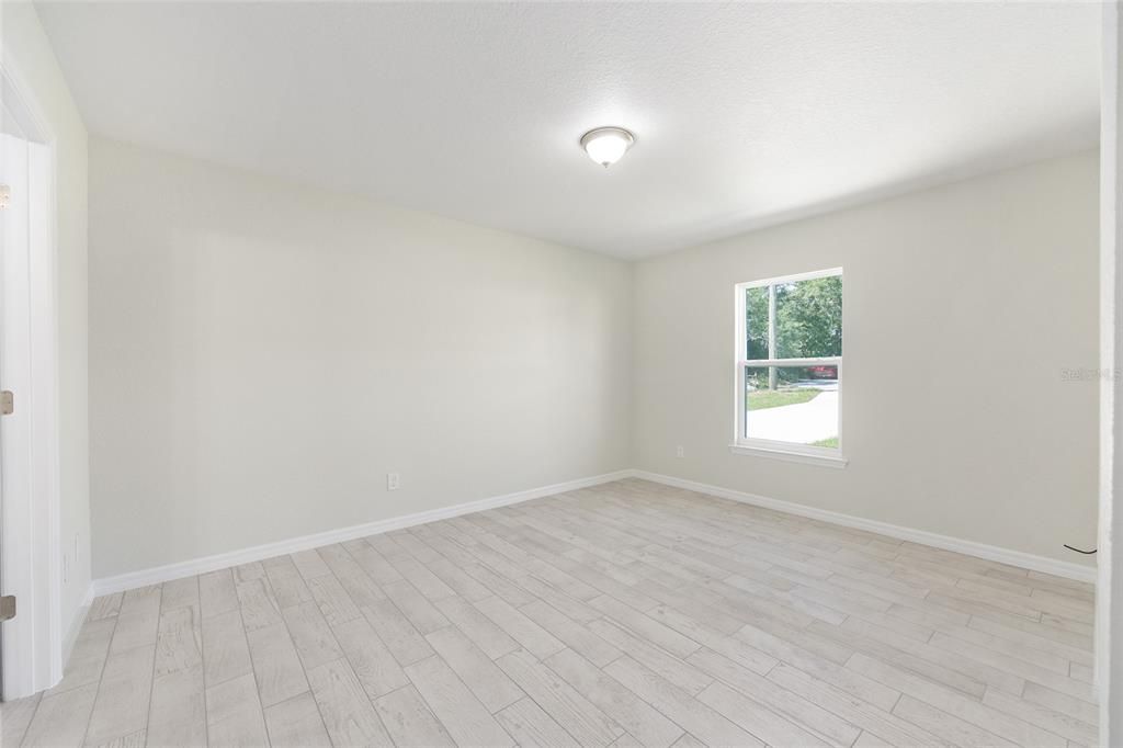 For Sale: $238,000 (3 beds, 2 baths, 1091 Square Feet)