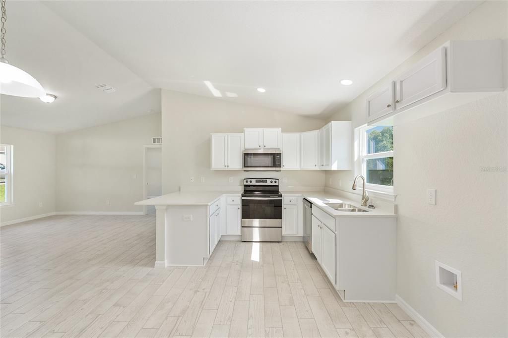 For Sale: $238,000 (3 beds, 2 baths, 1091 Square Feet)