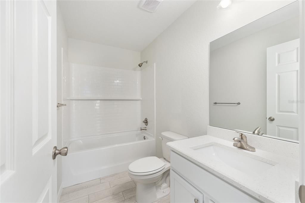 For Sale: $238,000 (3 beds, 2 baths, 1091 Square Feet)
