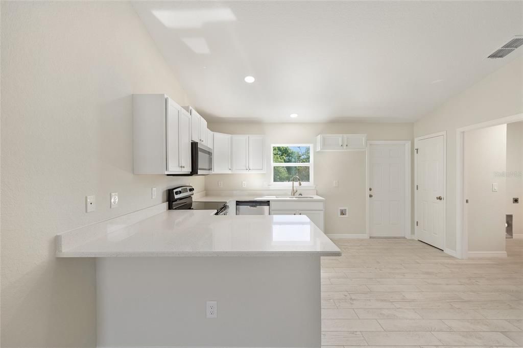 For Sale: $238,000 (3 beds, 2 baths, 1091 Square Feet)