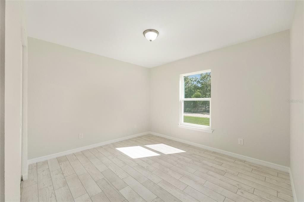 For Sale: $238,000 (3 beds, 2 baths, 1091 Square Feet)